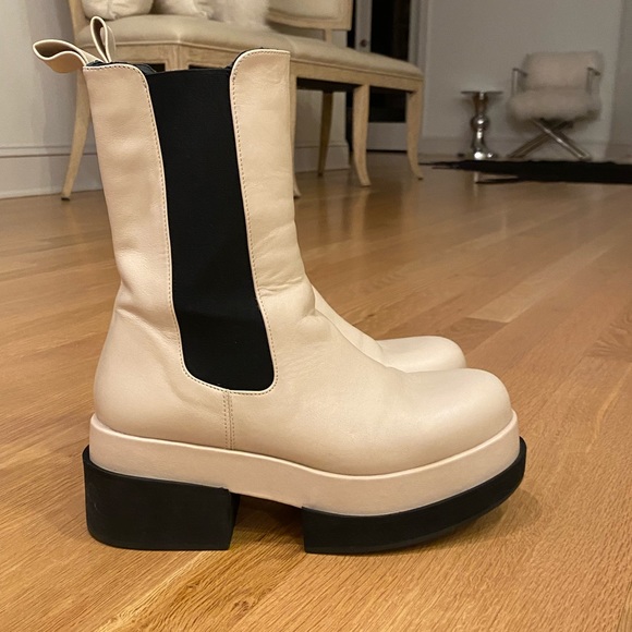 Paloma Barcelo Aimar Ivory Pull On Boot / Off White w Black / Womens Size 8 - Picture 8 of 15